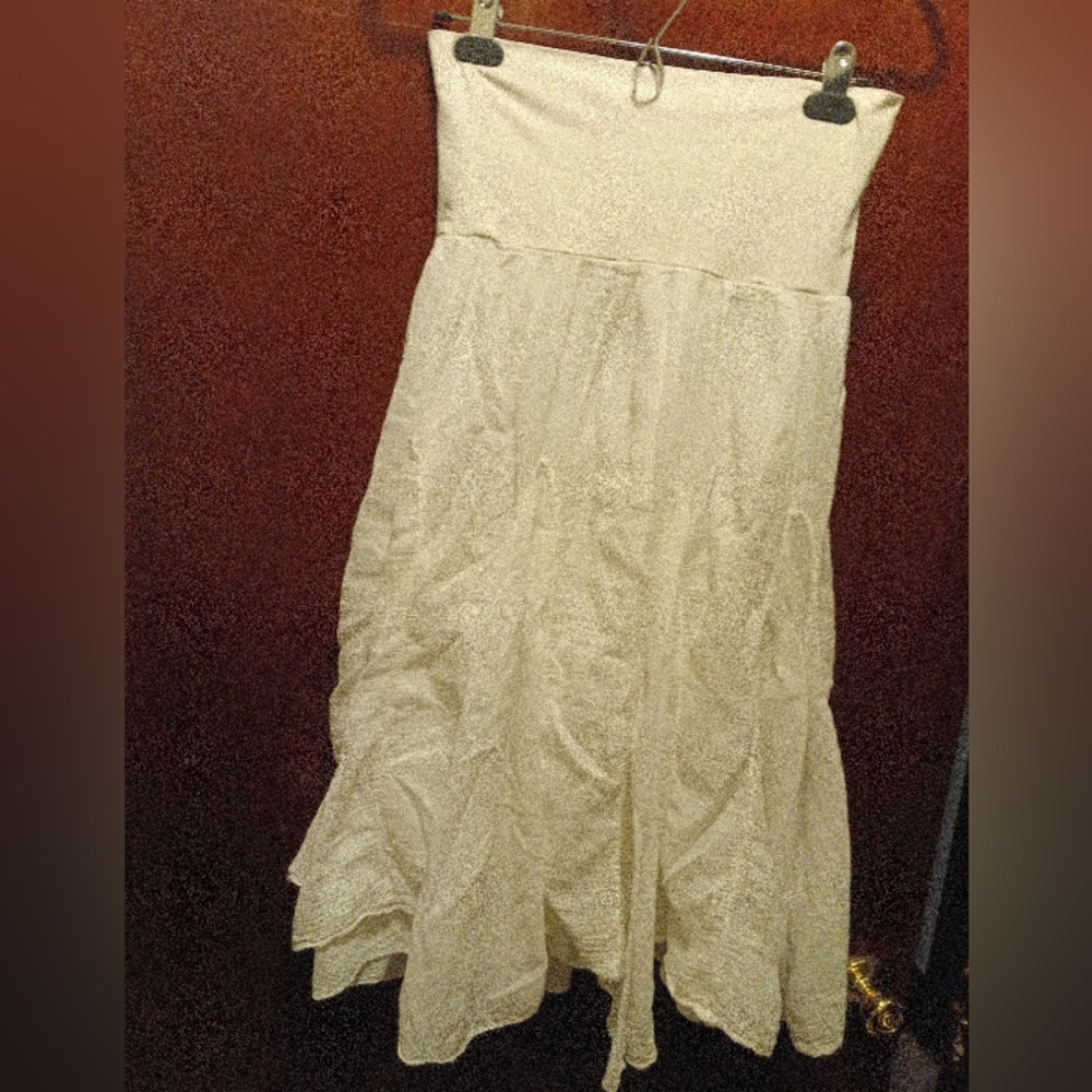 Tempo Paris Handkerchief Hem Skirt Size Small, Stain On Back